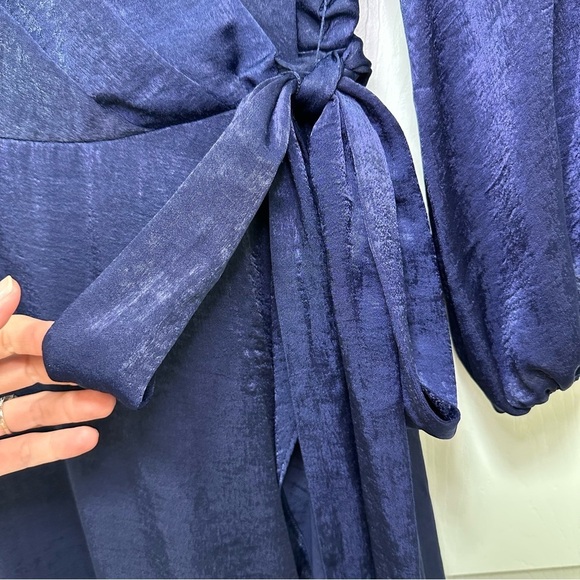 Gal Meets Glam “Jennifer” Long Sleeve Satin Wrap Midi Dress Navy Size 2 - Picture 8 of 13